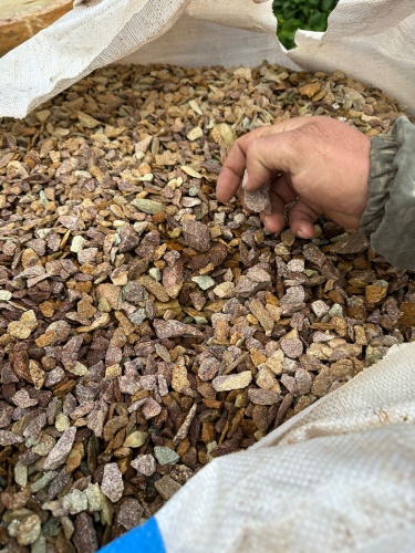 Златолит персиковый декоративная каменная крошка купить в Краснодарском крае