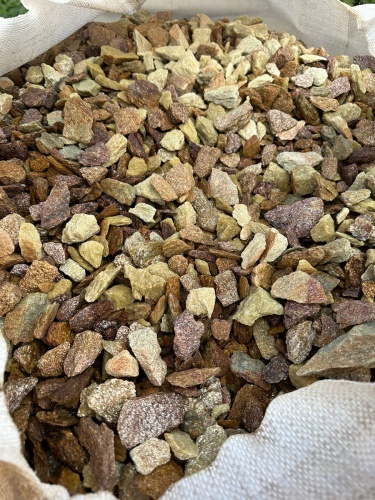 Златолит персиковый декоративная каменная крошка купить в Краснодарском крае