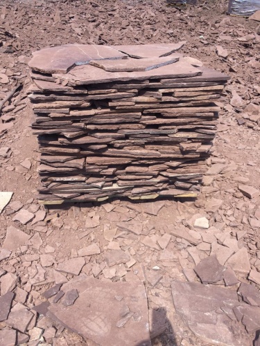 Плитняк лемезит бордовый для цоколя 1,5-2 см купить в Краснодарском крае