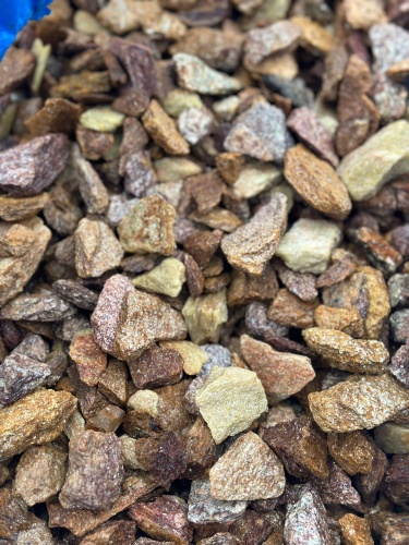 Златолит персиковый декоративная каменная крошка купить в Краснодарском крае