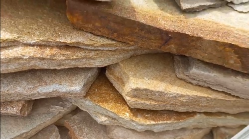 Плитняк златолит жёлтый золотистый для отмостки купить в Краснодарском крае