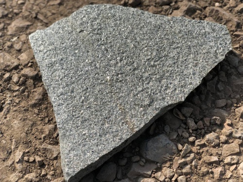 Плитняк златолит Уральский для цоколя, отмостки купить в Краснодарском крае