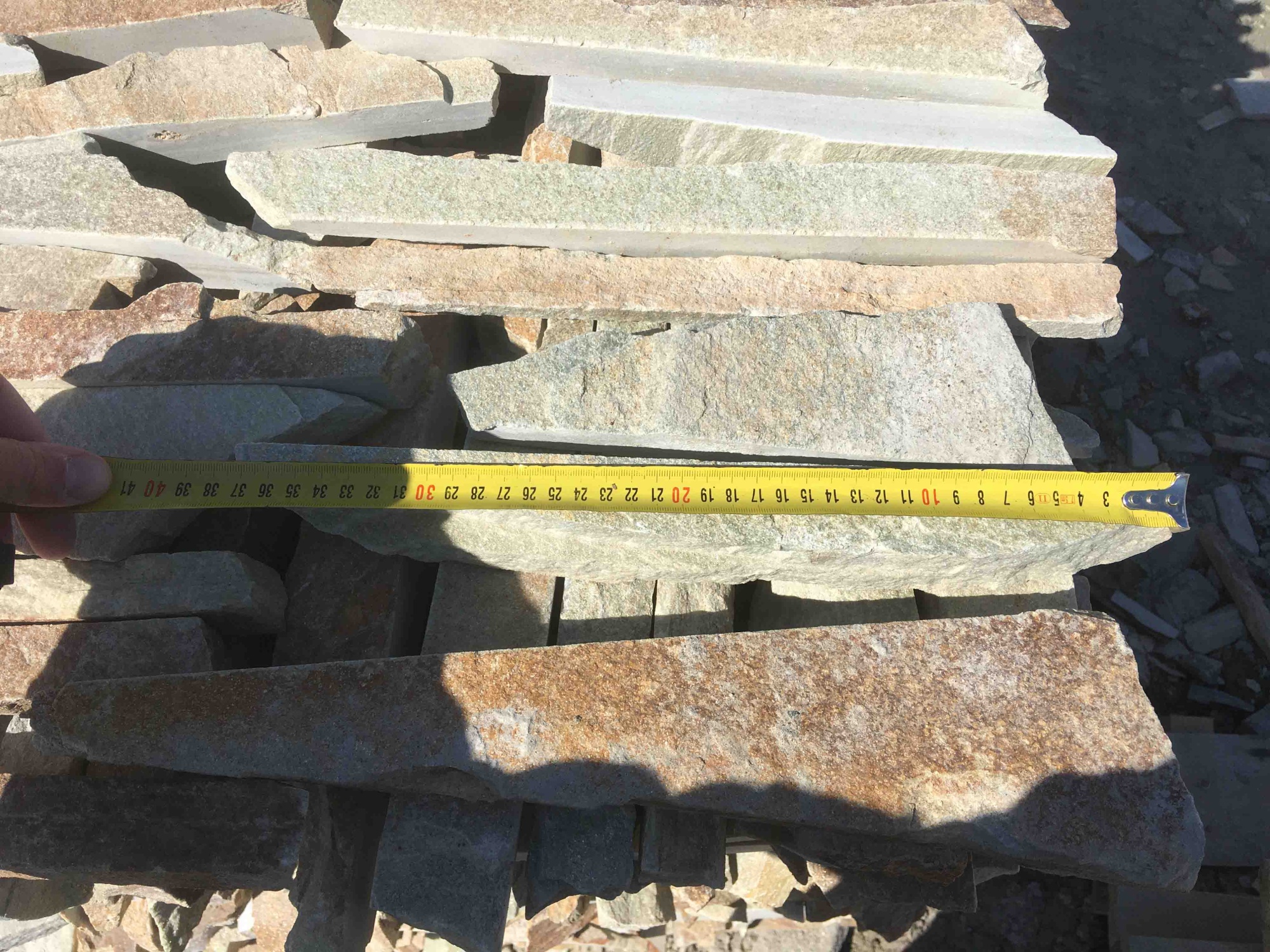 Горбушка златолит золотистый для облицовки купить в Краснодарском крае