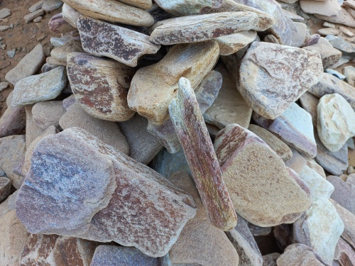 Златолит жёлтый, жёлто-зелёный глыбки и валуны для ланшафтного дизайна купить в Краснодарском крае