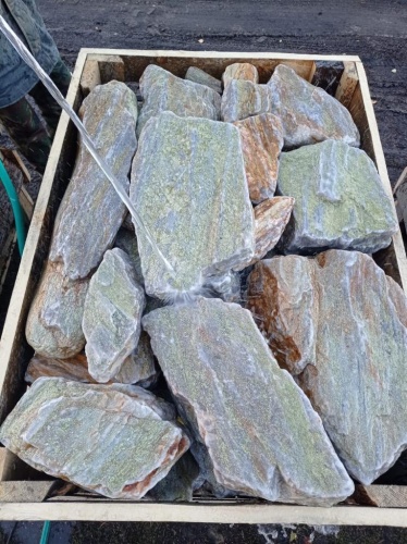 Златолит жёлтый, жёлто-зелёный глыбки и валуны для ланшафтного дизайна купить в Краснодарском крае