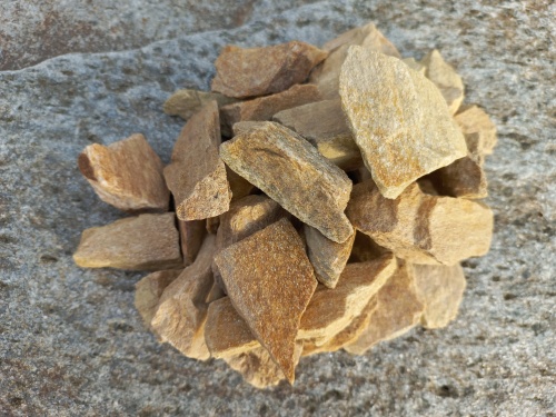 Златолит жёлтый декоративная каменная крошка купить в Краснодарском крае