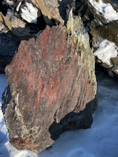 Ландшафтные глыбы красно-фиолетовые 200-1000 килограмм купить в Краснодарском крае