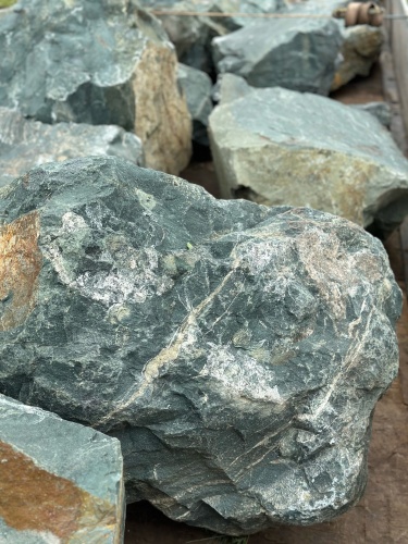 Камни для ландшафтного дизайна зелёные 10-60 килограмм купить в Краснодарском крае