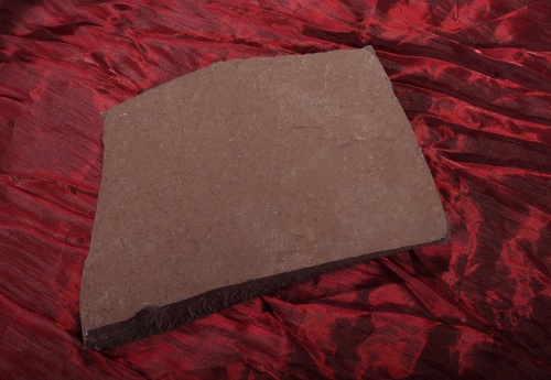 Плитняк лемезит бордовый для цоколя 1,5-2 см купить в Краснодарском крае