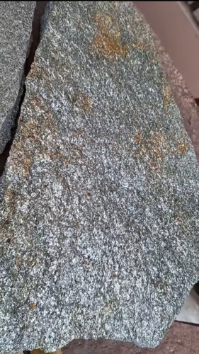 Плитняк златолит серебристый для цоколя, отмостки купить в Краснодарском крае