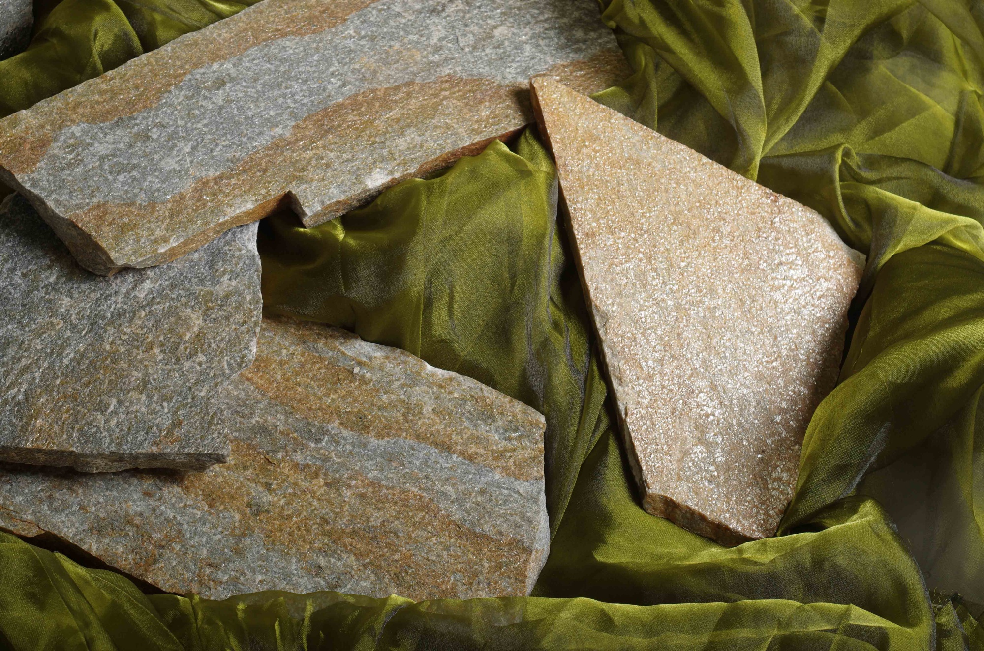 Плитняк златолит Уральский  для фасада купить в Краснодарском крае