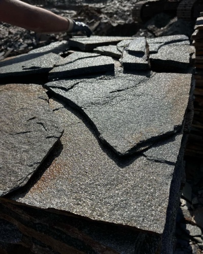 Плитняк златолит серебристый для фасада купить в Краснодарском крае