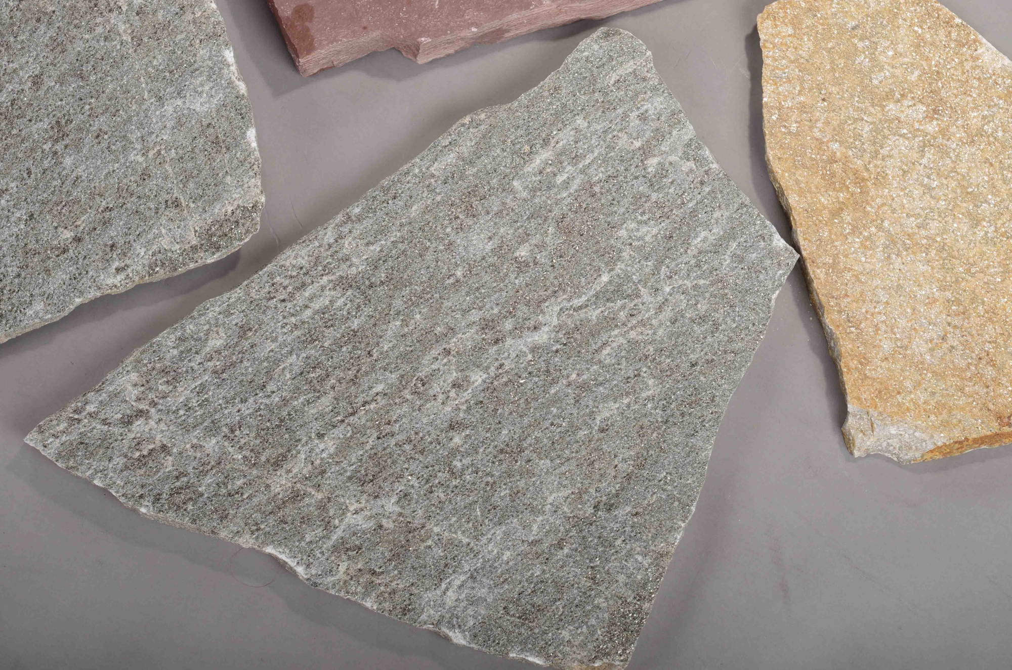 Плитняк златолит Уральский  для фасада купить в Краснодарском крае