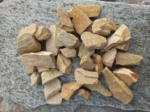 Златолит жёлтый декоративная каменная крошка купить в Краснодарском крае