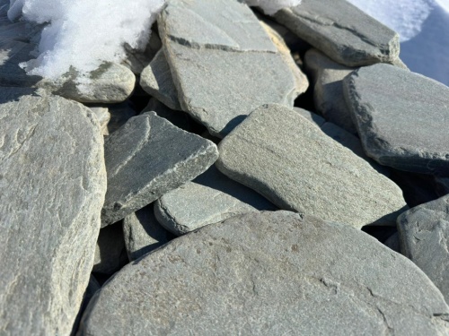 Плитняк златолит зелёный галтованный для цоколя купить в Краснодарском крае