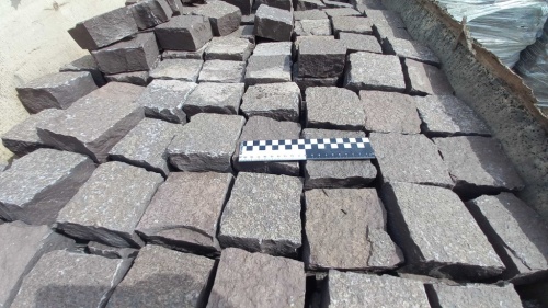 Лемезит колотая брусчатка 10 * 10 см. для парковки купить в Краснодарском крае