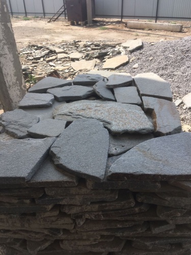 Златолит серебристый галтованный для лестниц купить в Краснодарском крае