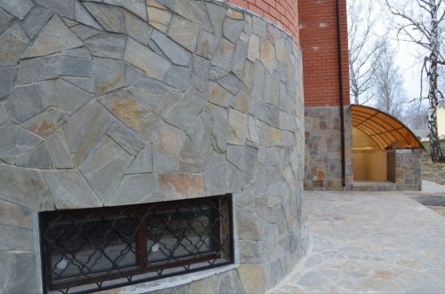 Плитняк златолит Уральский для цоколя, отмостки купить в Краснодарском крае